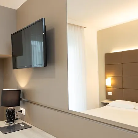 Hotel & Carinthia S