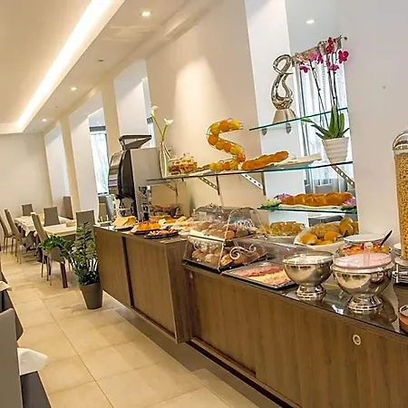 Carinthia Hotel 3*