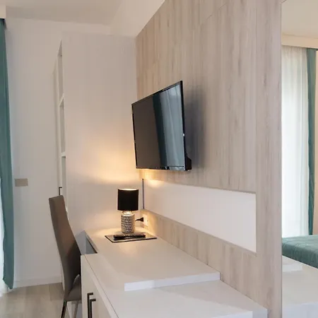 Hotel & Carinthia S 3*